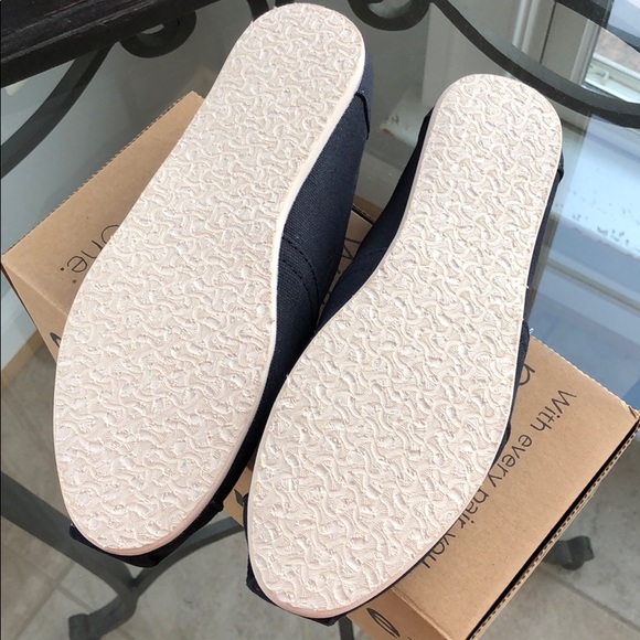 TOMS Black on Natural Canvas 6.5 - Picture 5 of 7